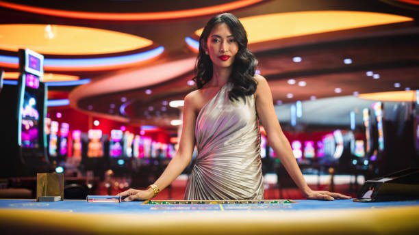 မြန်မာ smartphone nat777 Slots Crash Games online လောင်းကစားကစားနေသောပုံ